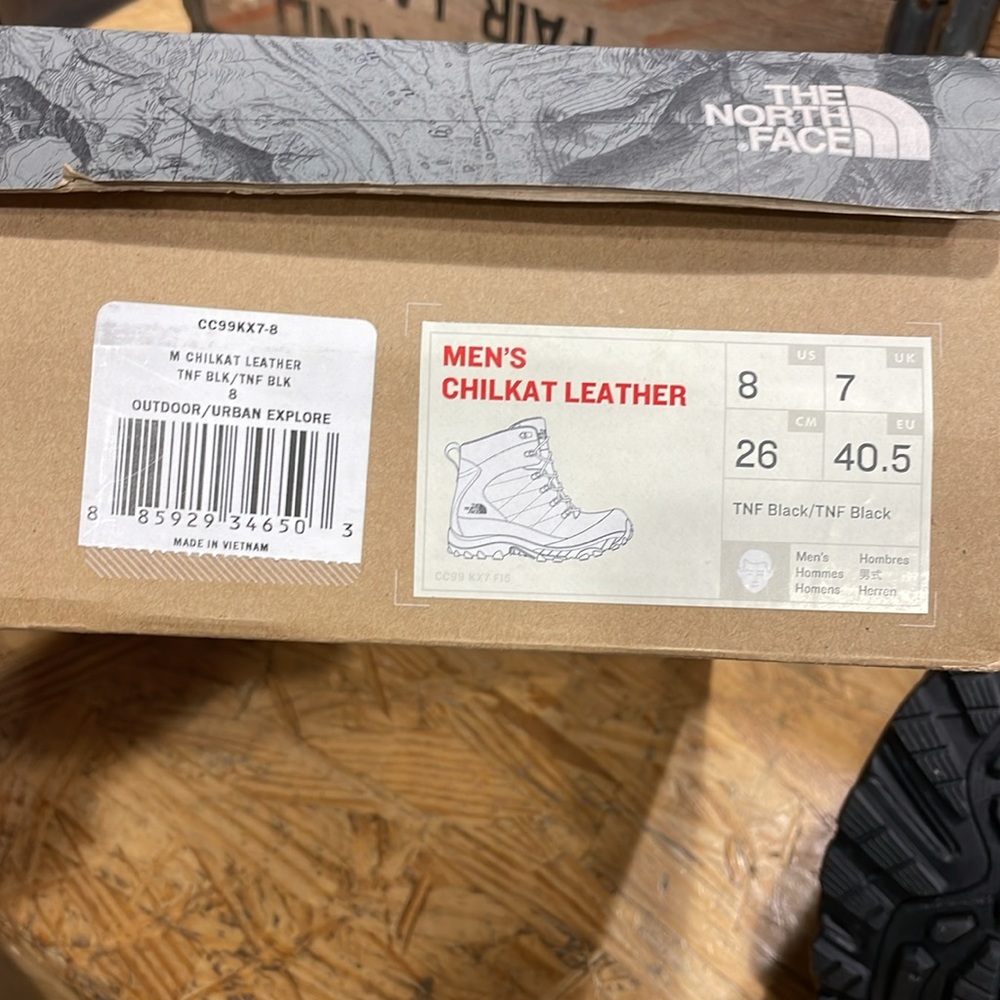 Brand new unworn The North Face Chilkat waterproof boot in black leather. - Picture 6 of 6